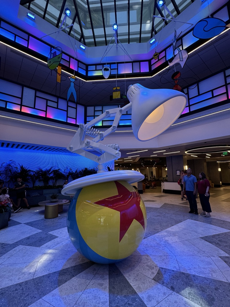 Pixar Place Hotel: La Magia de Pixar en Disneyland Resort