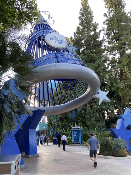 Descubre la Magia del Disneyland Hotel